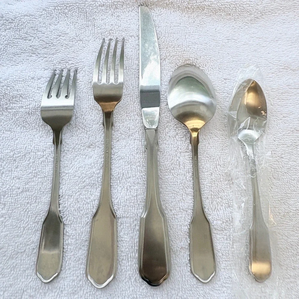 Oneida Community Valley Forge Stainless Flatware 5 Pc. Place Setting Silverware